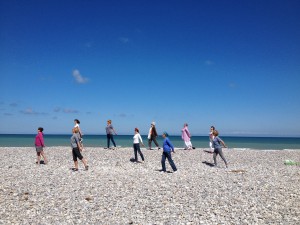 Qi gong à la plage avec Hélène Petre