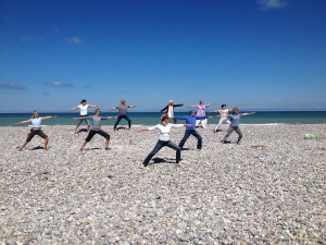 Yoga à la plage avec Hélène Petre