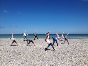 Yoga à la plage avec Hélène Petre