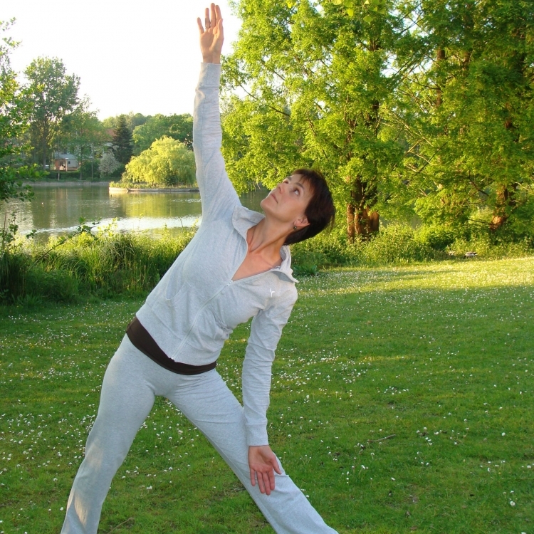 Hélène Petre dans la posture du triangle