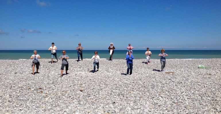 Yoga à la plage avec Hélène Petre