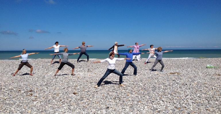 Yoga à la plage avec Hélène Petre