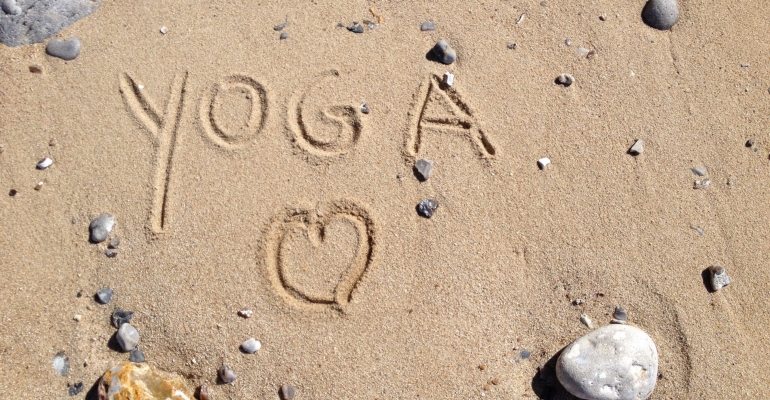 Yoga à la plage avec Hélène Petre